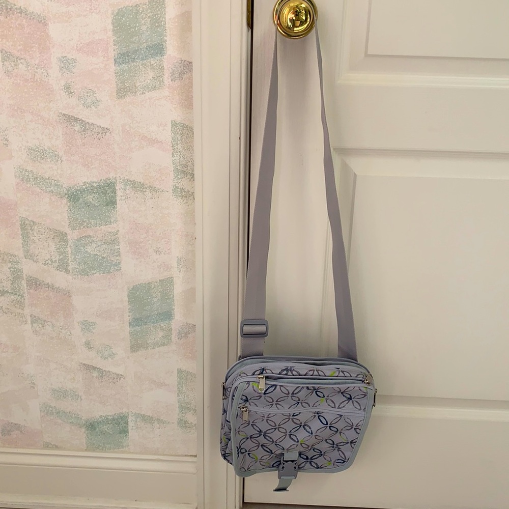 Eddie Bauer Crossbody Messenger Bag – Gray Geometric Print (NWOT)